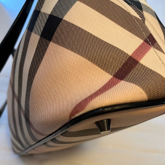 SALE 🖤 Burberry Coated Canvas/Patent Leather Tote - Picture 14 of 16